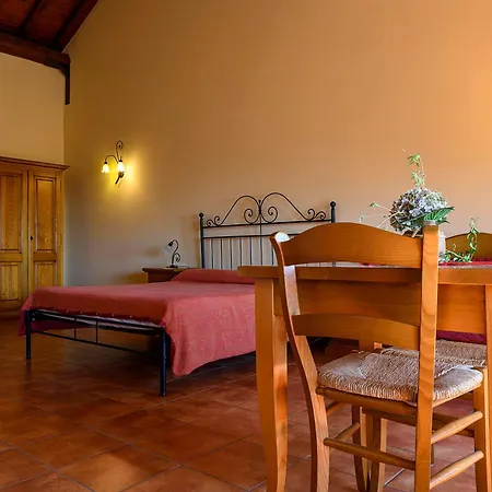 La Pietra Antica O' Munti Farm stay *