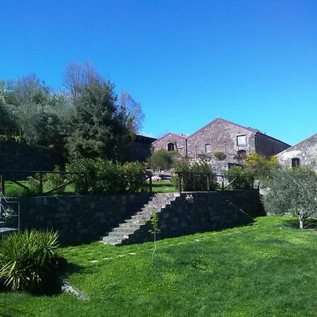 La Pietra Antica O' Munti Farm stay *