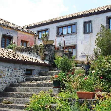 La Pietra Antica O' Munti Farm stay
