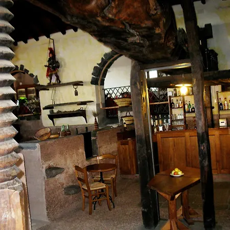 La Pietra Antica O' Munti Farm stay