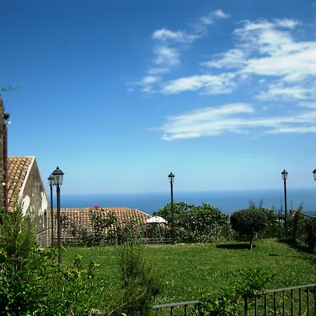 La Pietra Antica O' Munti Farm stay