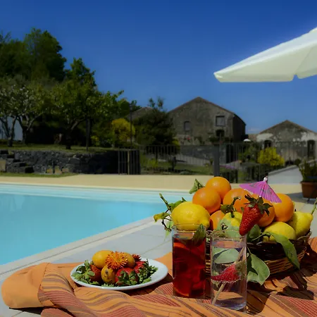 La Pietra Antica O' Munti Farm stay *