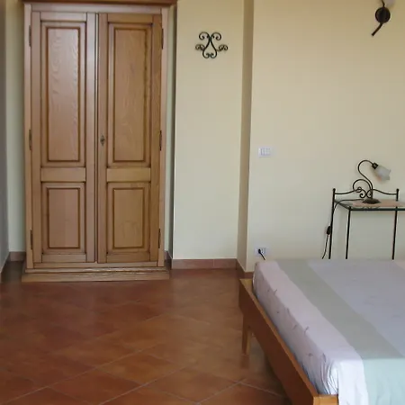 Farm stay La Pietra Antica O' Munti Mascali