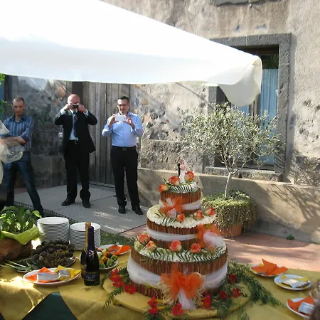 La Pietra Antica O' Munti Farm stay *