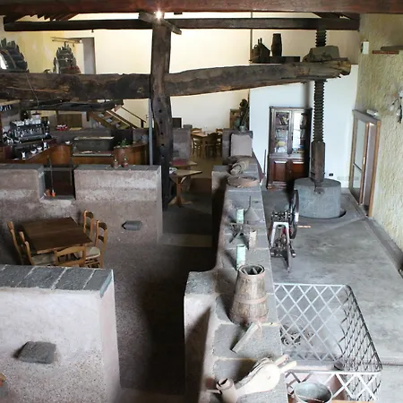 Farm stay La Pietra Antica O' Munti *